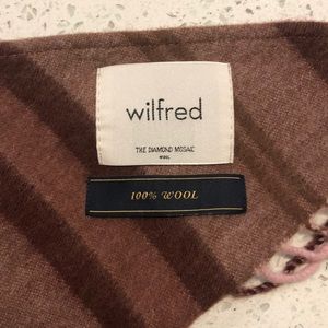 Wilfred triangle wool scarf